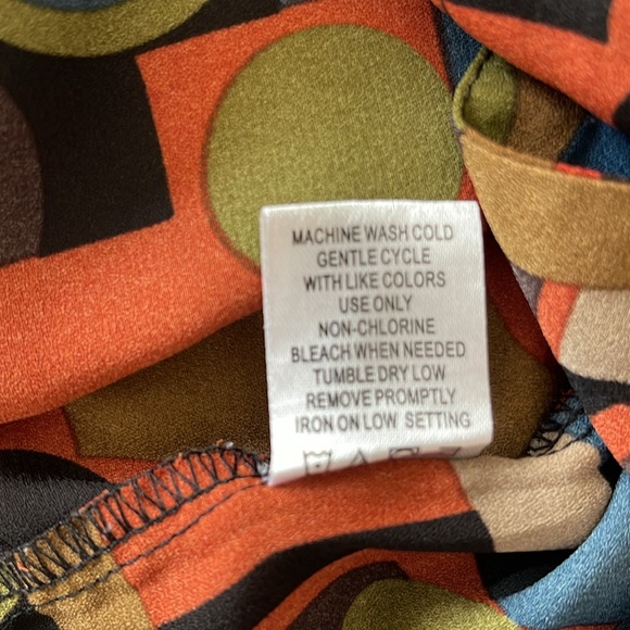 Trendy blouse by Sunny Leigh in size large - Picture 6 of 7